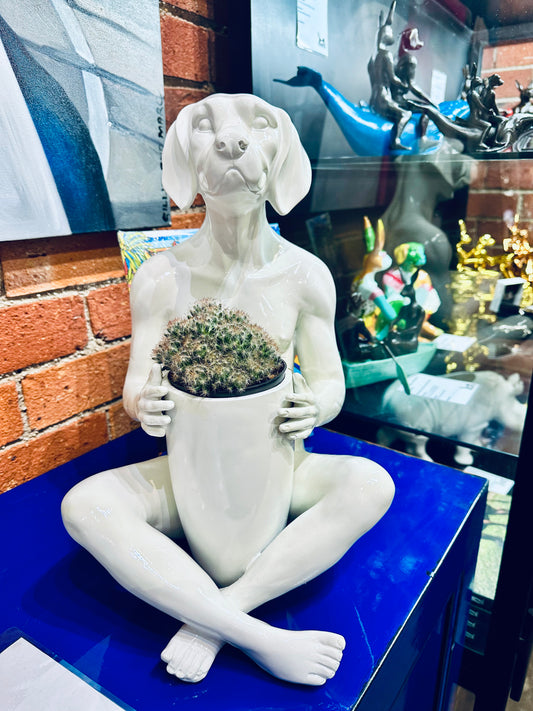 He bought her beautiful flowers Pot Dogman - White