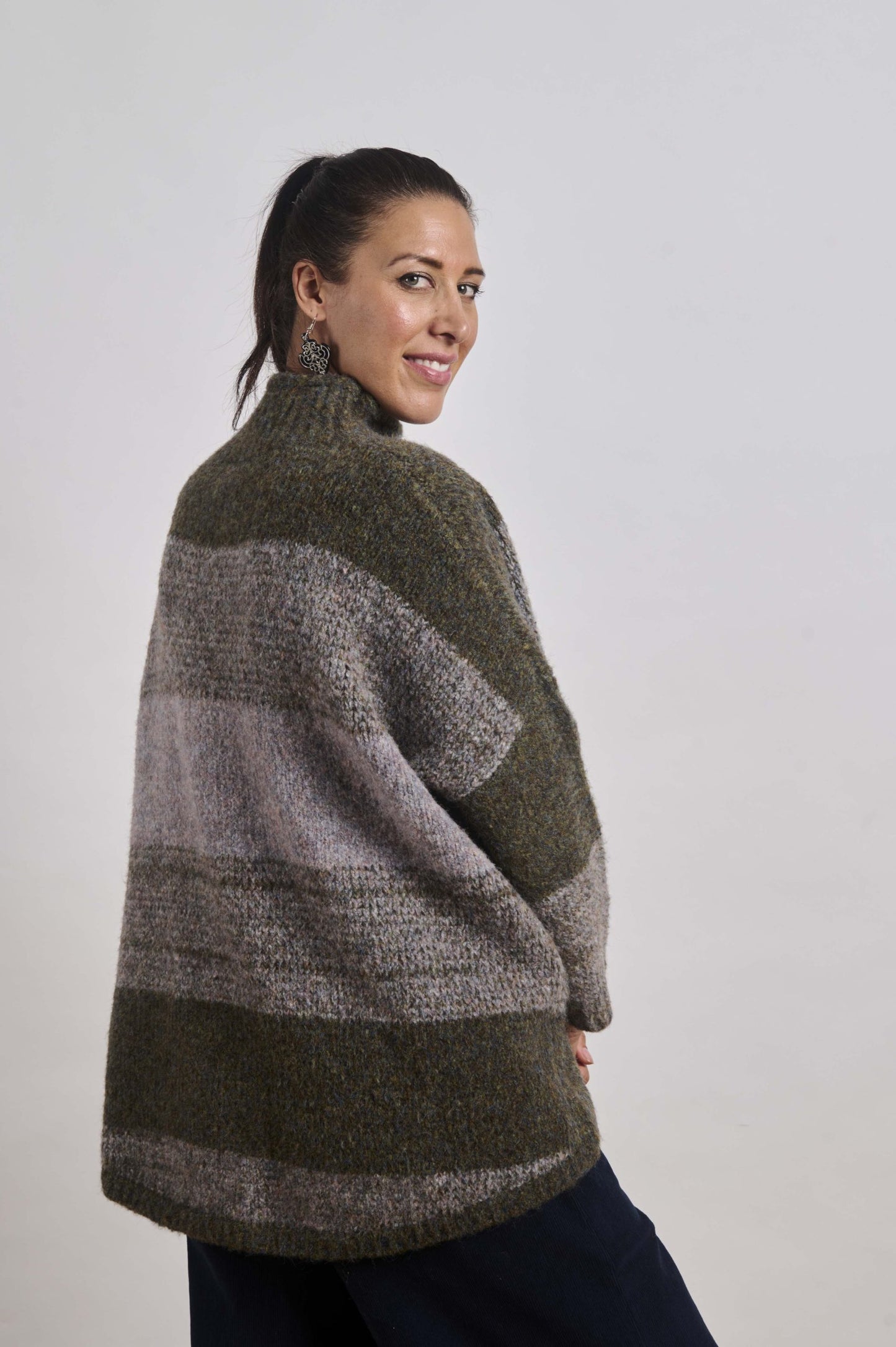 Knit - Olive oversized with collar
