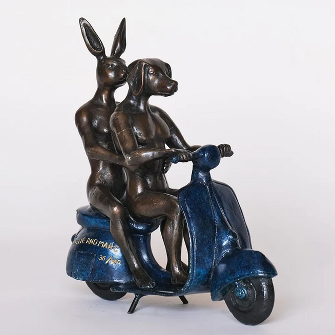 They were the authentic vespa riders in Rome - Bronze sculpture Gillie and Marc