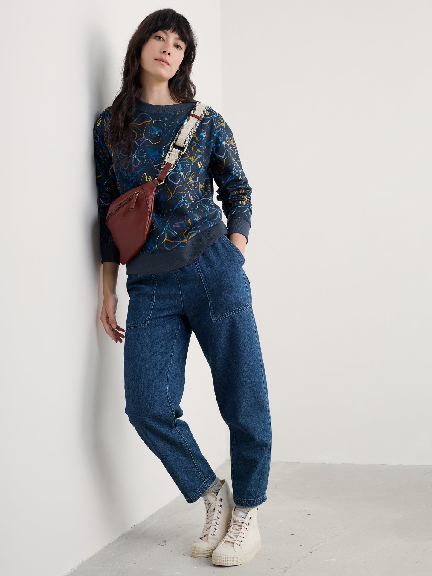 SEASALT CORNWALL - Bright Wave Sweatshirt - Drawn Floral Maritime