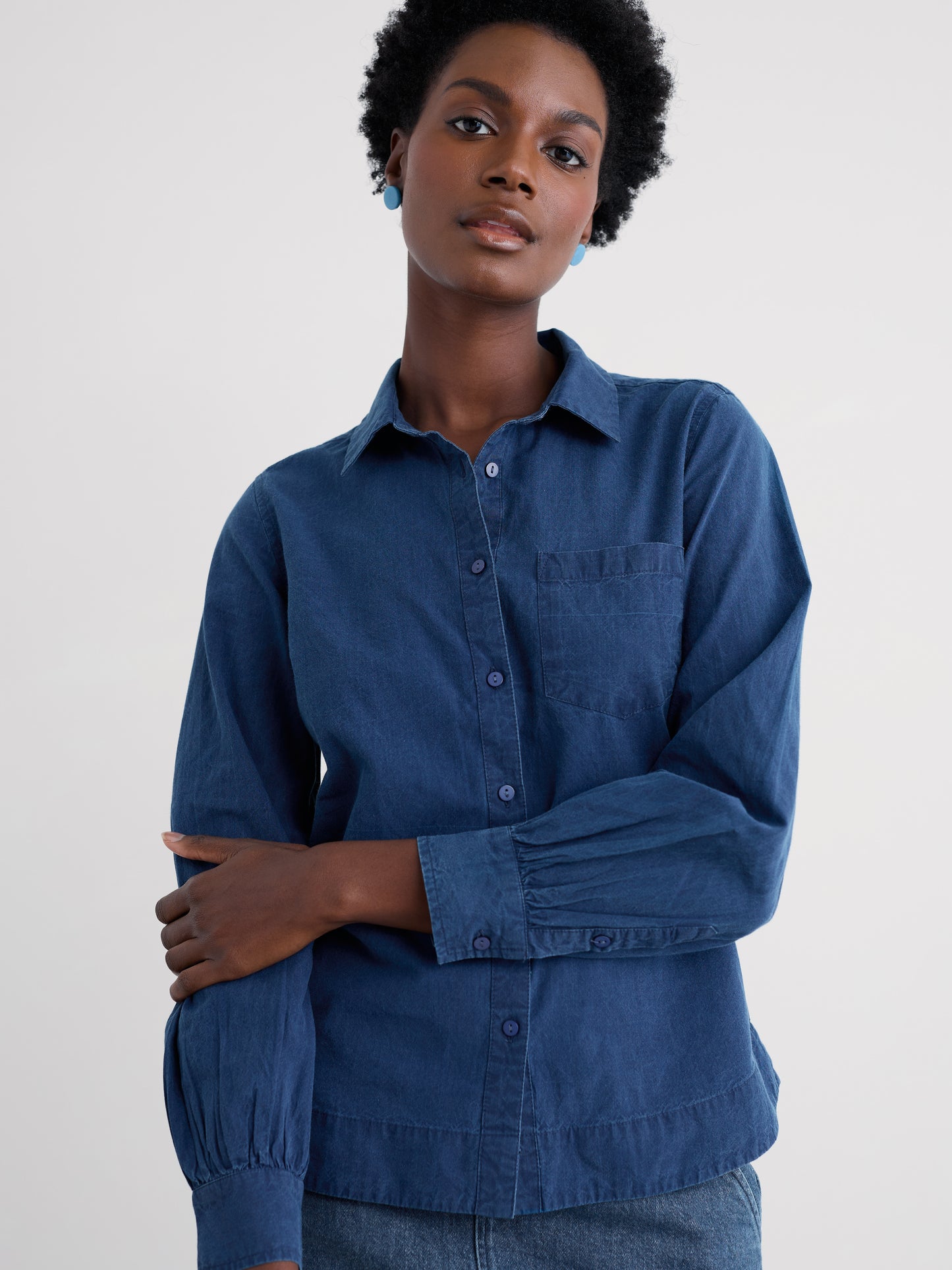 SEASALT CORNWALL - Isla Semi-Fitted Shirt - Mid Indigo
