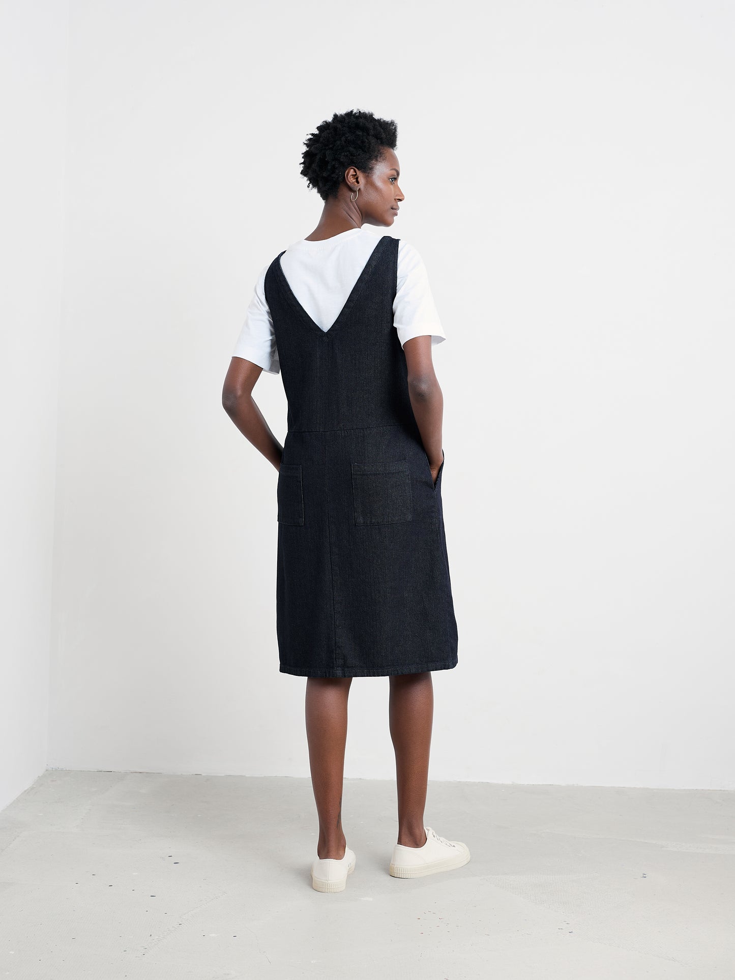 SEASALT CORNWALL - Salt Weave Knee Length Pinafore - Dark Wash
