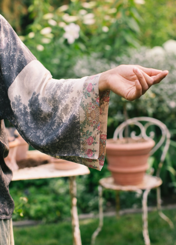Market of Stars - Still I Rise Boho Artisan Bamboo Kimono with Landscape Print
