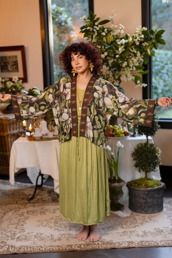 MARKET OF STARS - Fleur De Lune Pixie Duster Crop Kimono w/ Florals & Bees