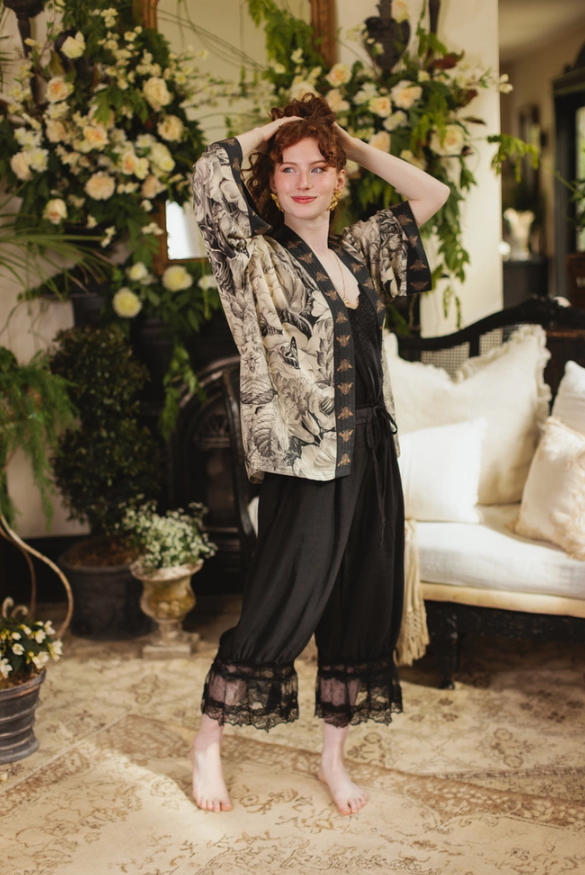 *Pre-Order. Market of Stars - Honey & the Moon Pixie Duster Crop Kimono w/ Florals & Bees