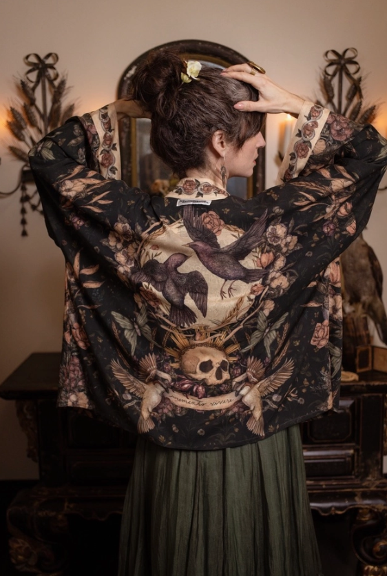 Market of Stars - Momento Pixie Duster Crop Kimono w/ Starling & Skull