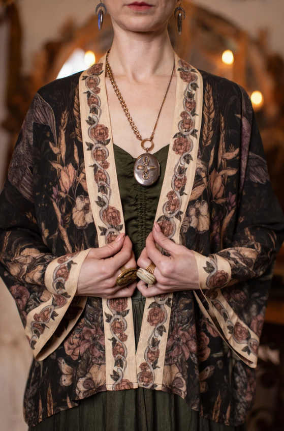 Market of Stars - Momento Pixie Duster Crop Kimono w/ Starling & Skull