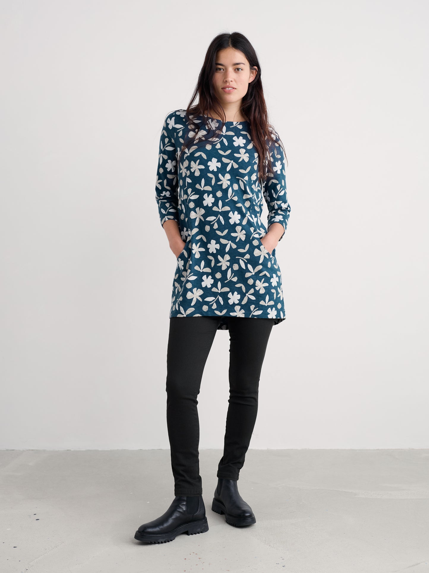 SEASALT CORNWALL - Shore Foraging Tunic - Organic Shapes Dark Lugger