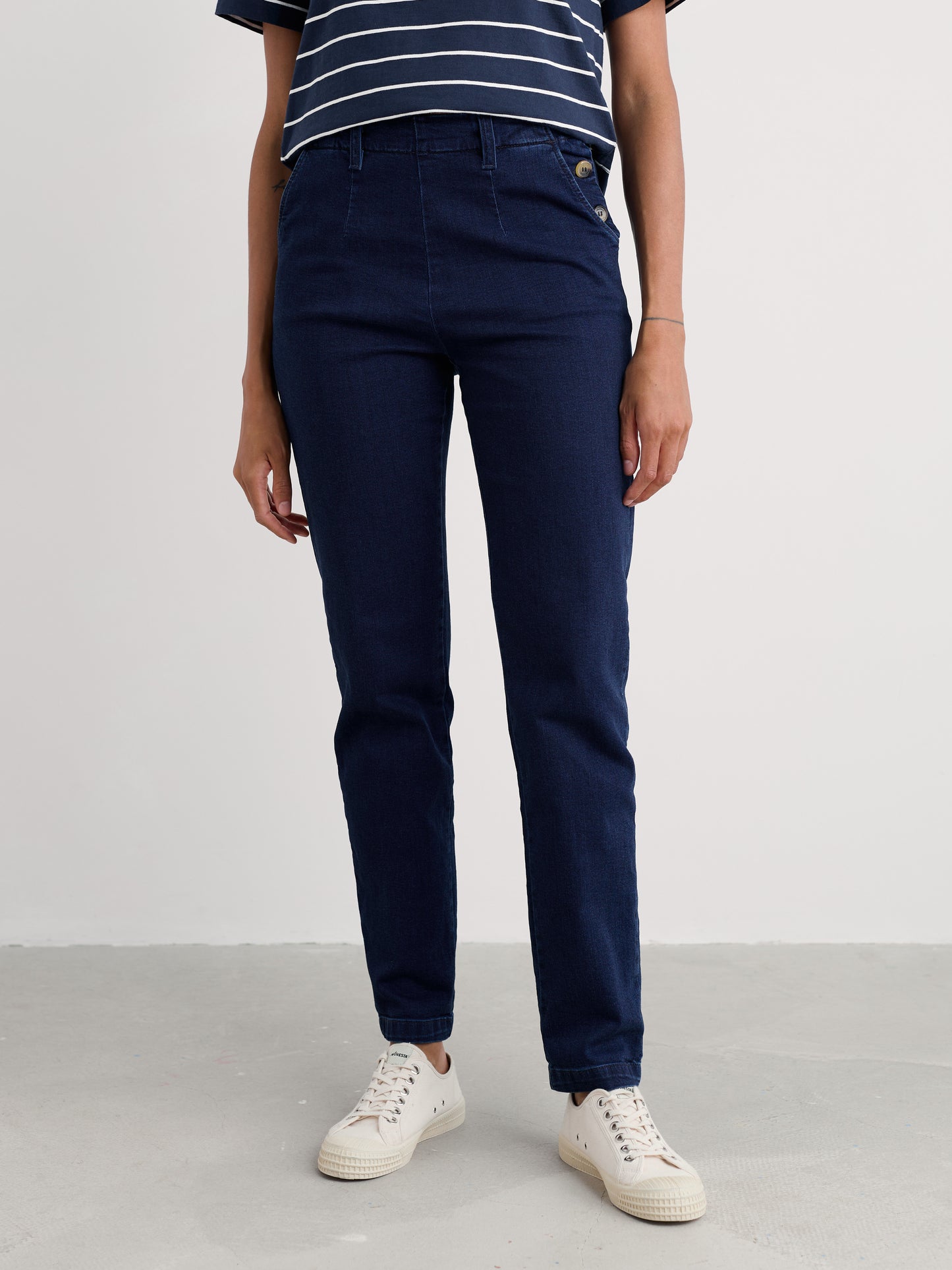 SEASALT CORNWALL - Waterdance Trouser - Dark Indigo Wash